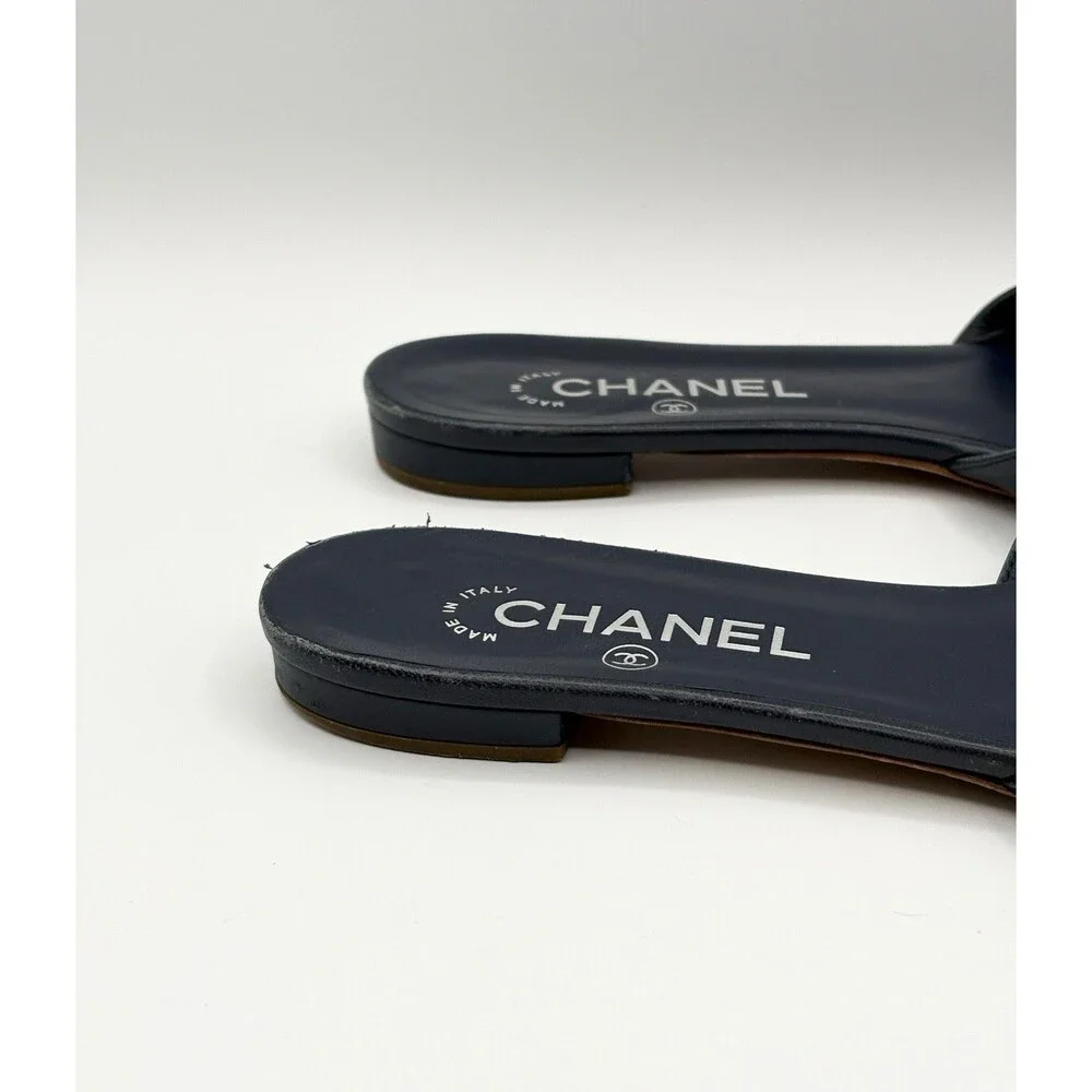 Chanel Navy Leather Camellia Embellished CC Logo Thong Flat Slides Size EU 39